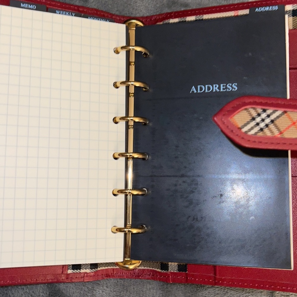 Burberry preloved leather pocket notebook excellent condition comes with box - Picture 8 of 16